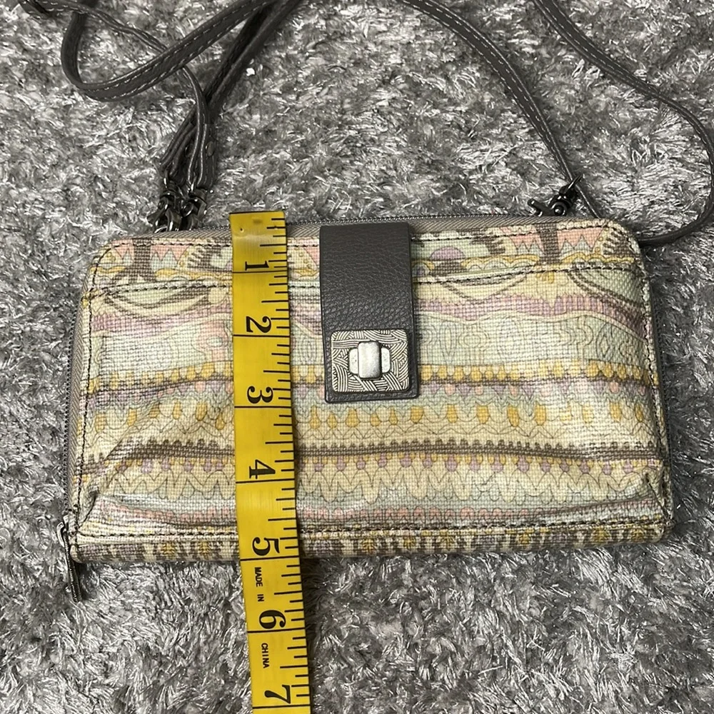 PP.) Sakroots Crossbody Long Wallet - Picture 11 of 13